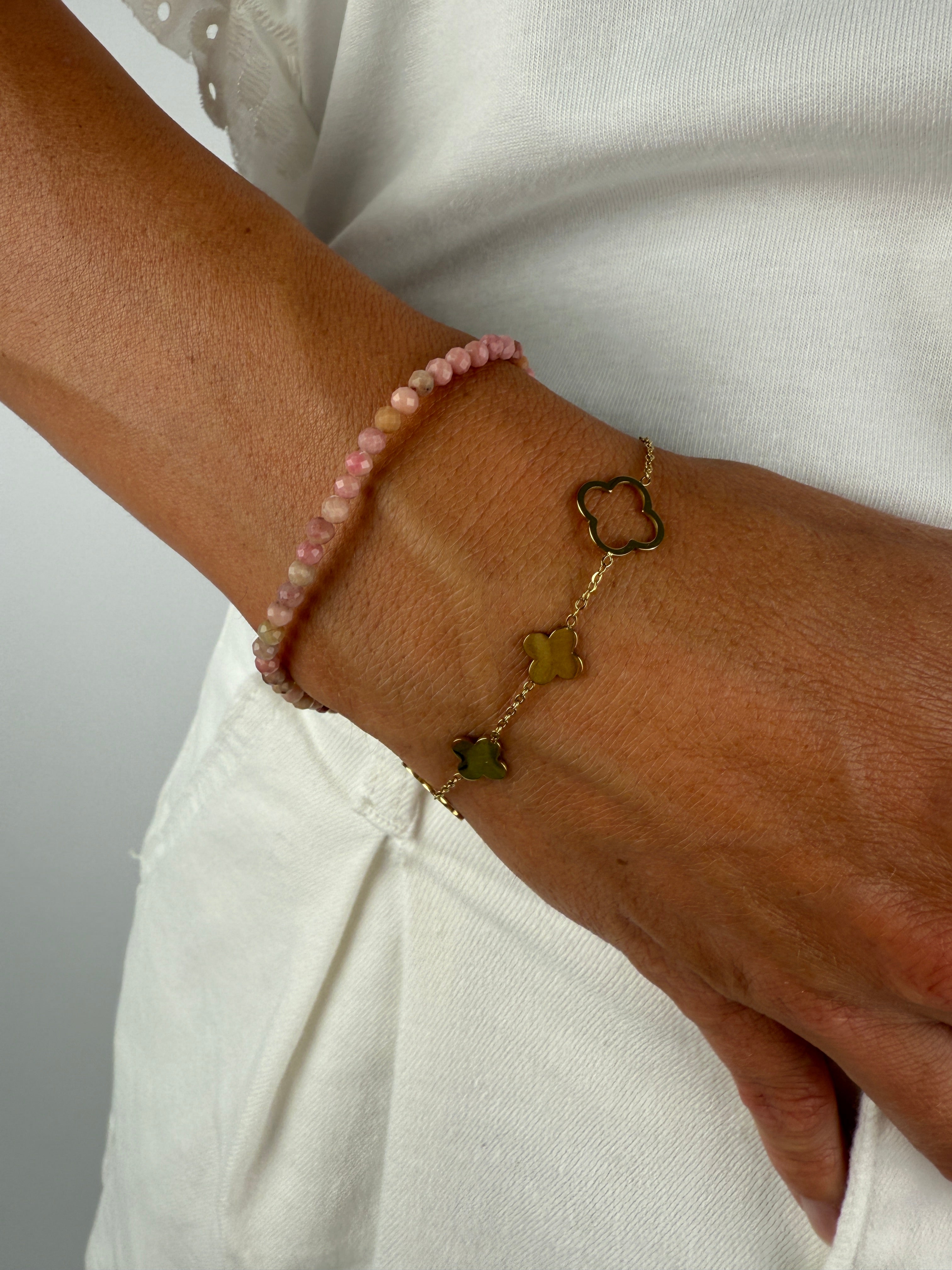 Rosa Edelstein Armband mit geschliffenen Facetten.