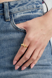 Vergoldeter Edelstahl Ring mit feiner Schleifenform – stilvolles Accessoire