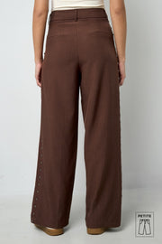 Wide-Leg Hose Braun mit Nieten-Details | useful Beauty