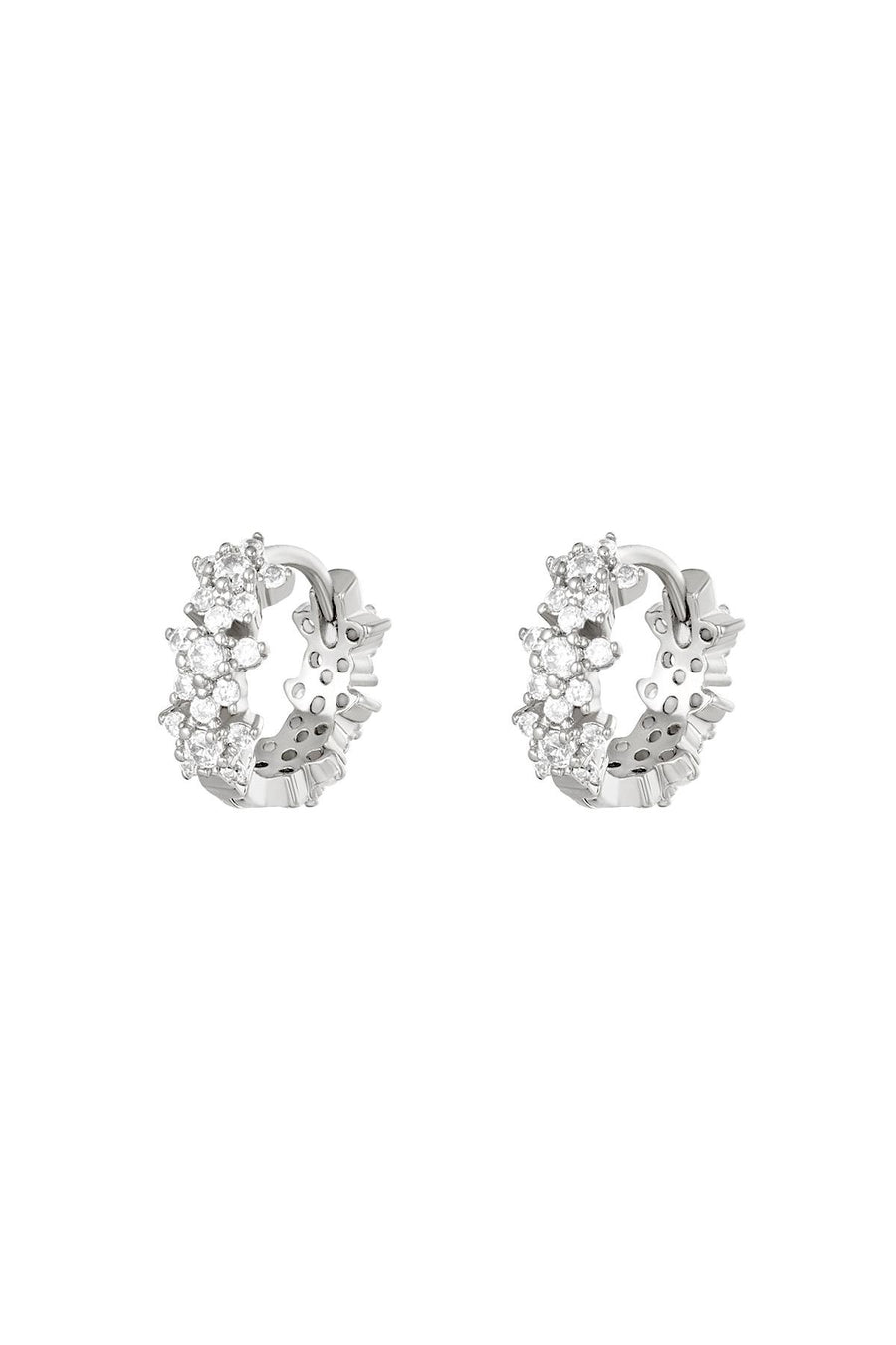 Silberne Mini-Creolen aus Edelstahl mit funkelnden Zirkonia-Steinen – klassischer Ohrschmuck.