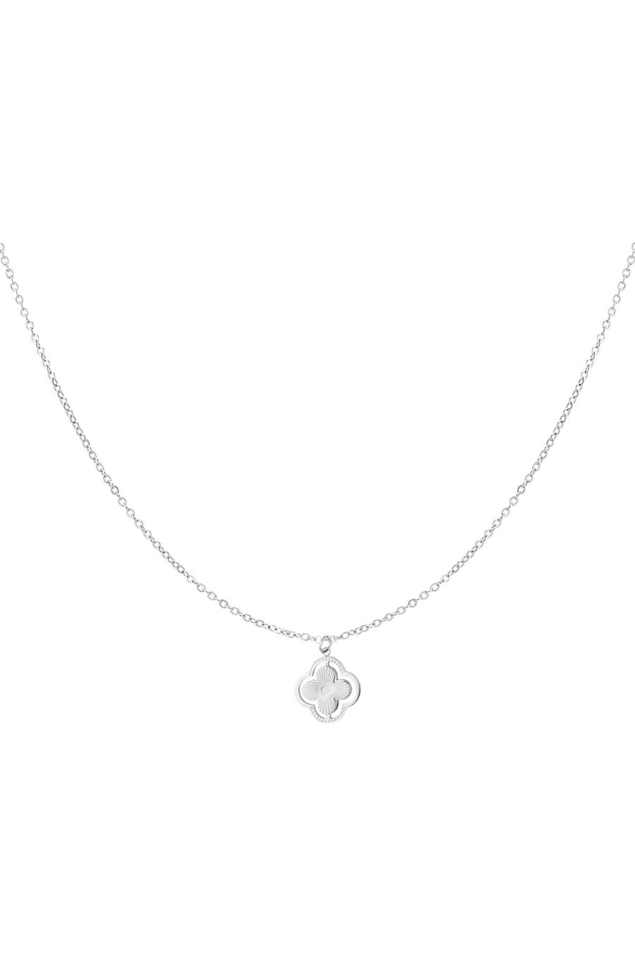 Produktfoto: Silberne Kleeblatt-Kette mit feinem Anhänger.