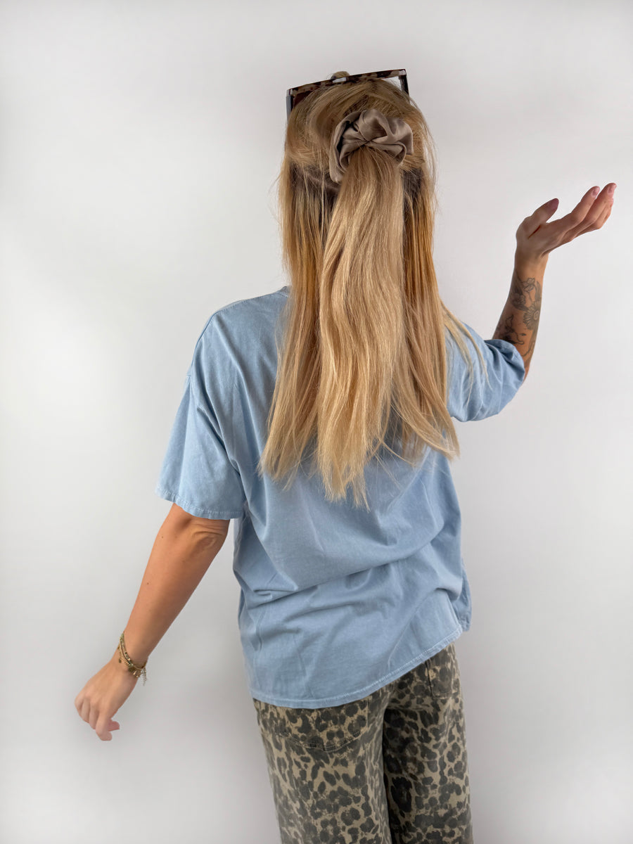 einfaches T-Shirt im ausgewaschenen Look in Pink, HEllblau und zartem Rosa.