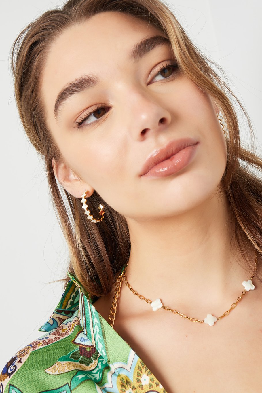 Creolen Kleeblatt weis Perlmutt gold | useful Beauty - useful Beauty 