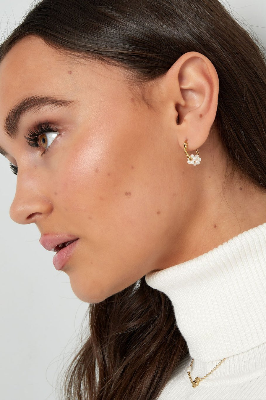 Creolen kleine Perlenblume gold | useful Beauty - useful Beauty 