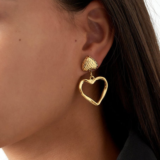Edelstahl Hängeohrringe zwei Herzen gold | useful Beauty - useful Beauty 