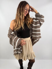 Cozy Stripe Knit – Oversized Strickjacke in Braun & Creme | useful Beauty