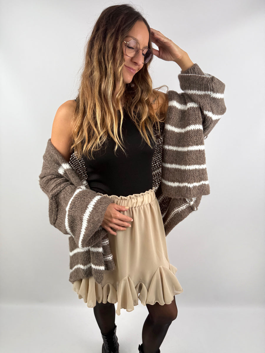 Cozy Stripe Knit – Oversized Strickjacke in Braun & Creme | useful Beauty