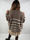 Cozy Stripe Knit – Oversized Strickjacke in Braun & Creme | useful Beauty