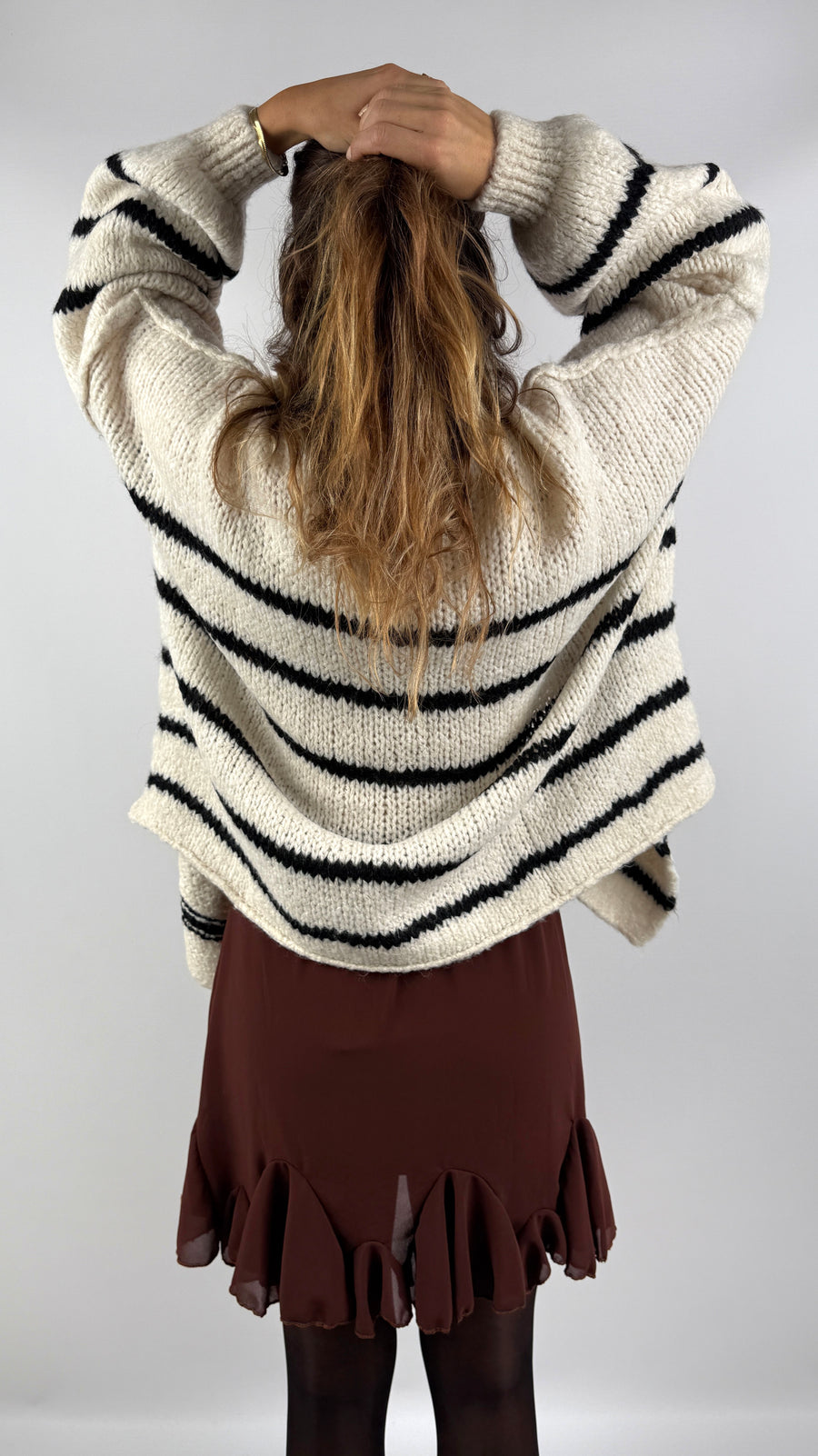 Cozy Stripe Knit – Oversized Strickjacke in Braun & Creme | useful Beauty