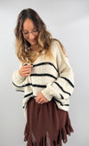 Cozy Stripe Knit – Oversized Strickjacke in Braun & Creme | useful Beauty