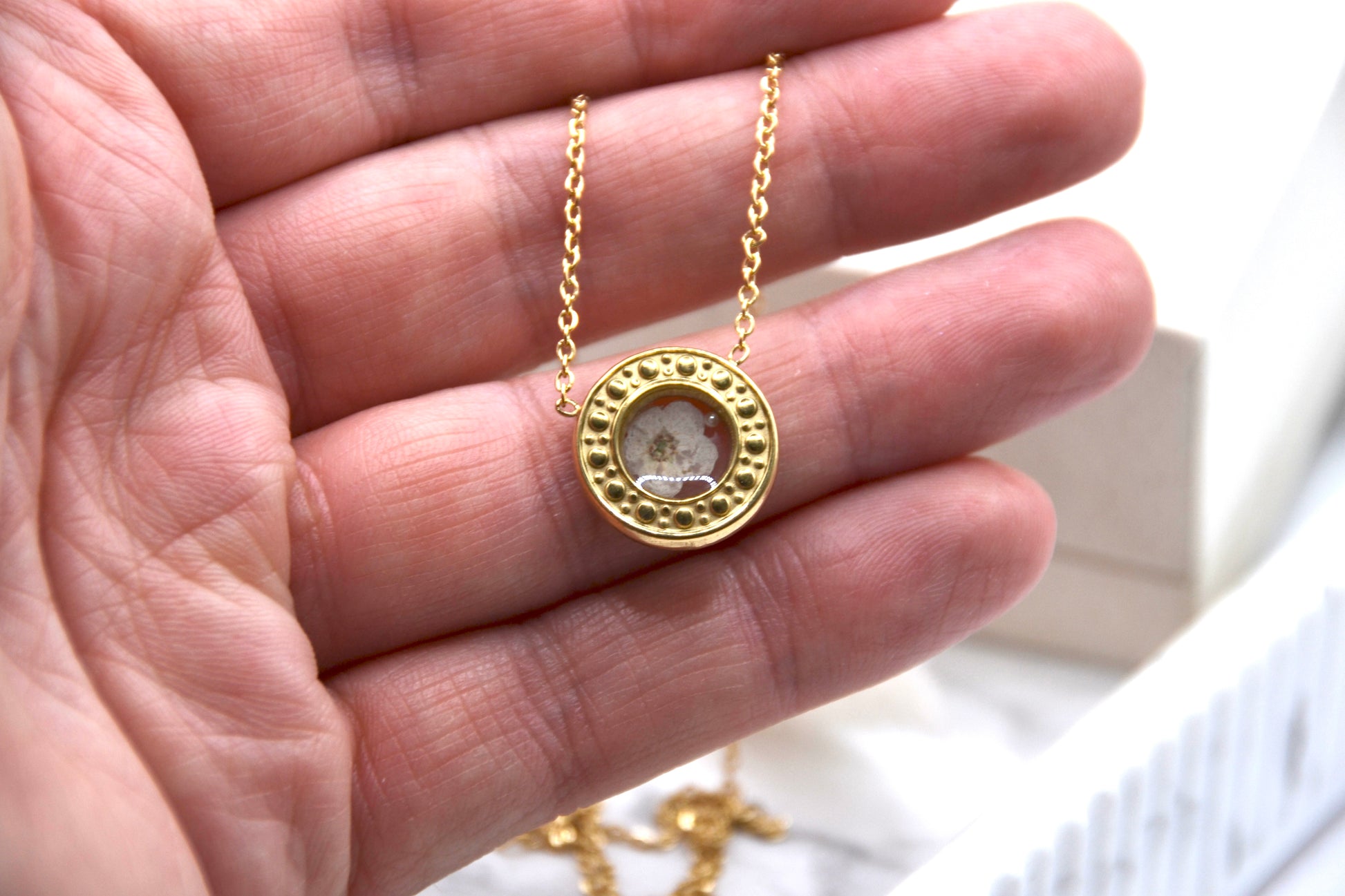 Halskette resin Flower | 14K goldplated - useful Beauty 