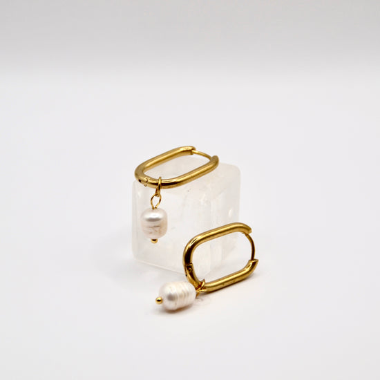 Edelstahl Ohrringe klassisch Süßwasserperle gold  | useful Beauty - useful Beauty 