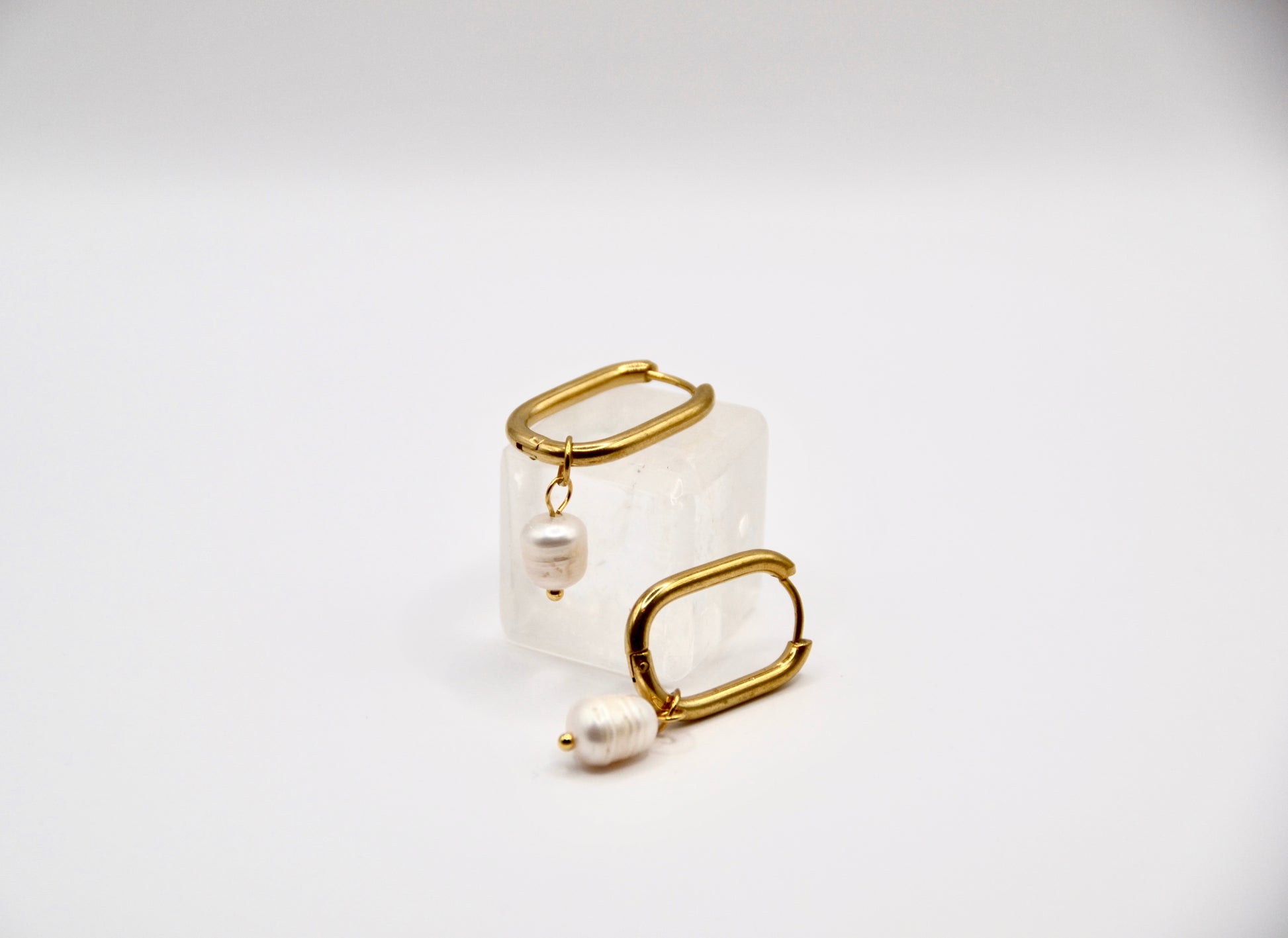 Edelstahl Ohrringe klassisch Süßwasserperle gold  | useful Beauty - useful Beauty 