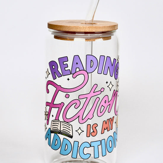 Glasbecher Fiction is Addiction Bambusdeckel Glasstrohhalm 500ml | useful Beauty - useful Beauty 