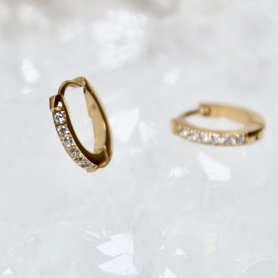 Edelstahl Creolen eckige Zirkonia Steine zierlich |gold/silber | useful Beauty - useful Beauty 