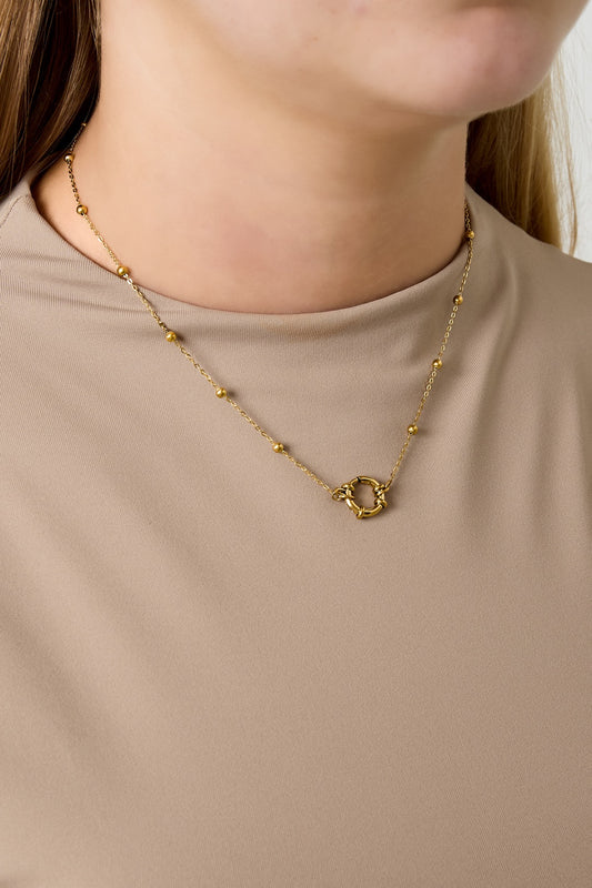 Feine goldenen Edelstahl Halskette mit einzelnen kleinen Kugeln und großem Ring, um Charms dran zu hängen.