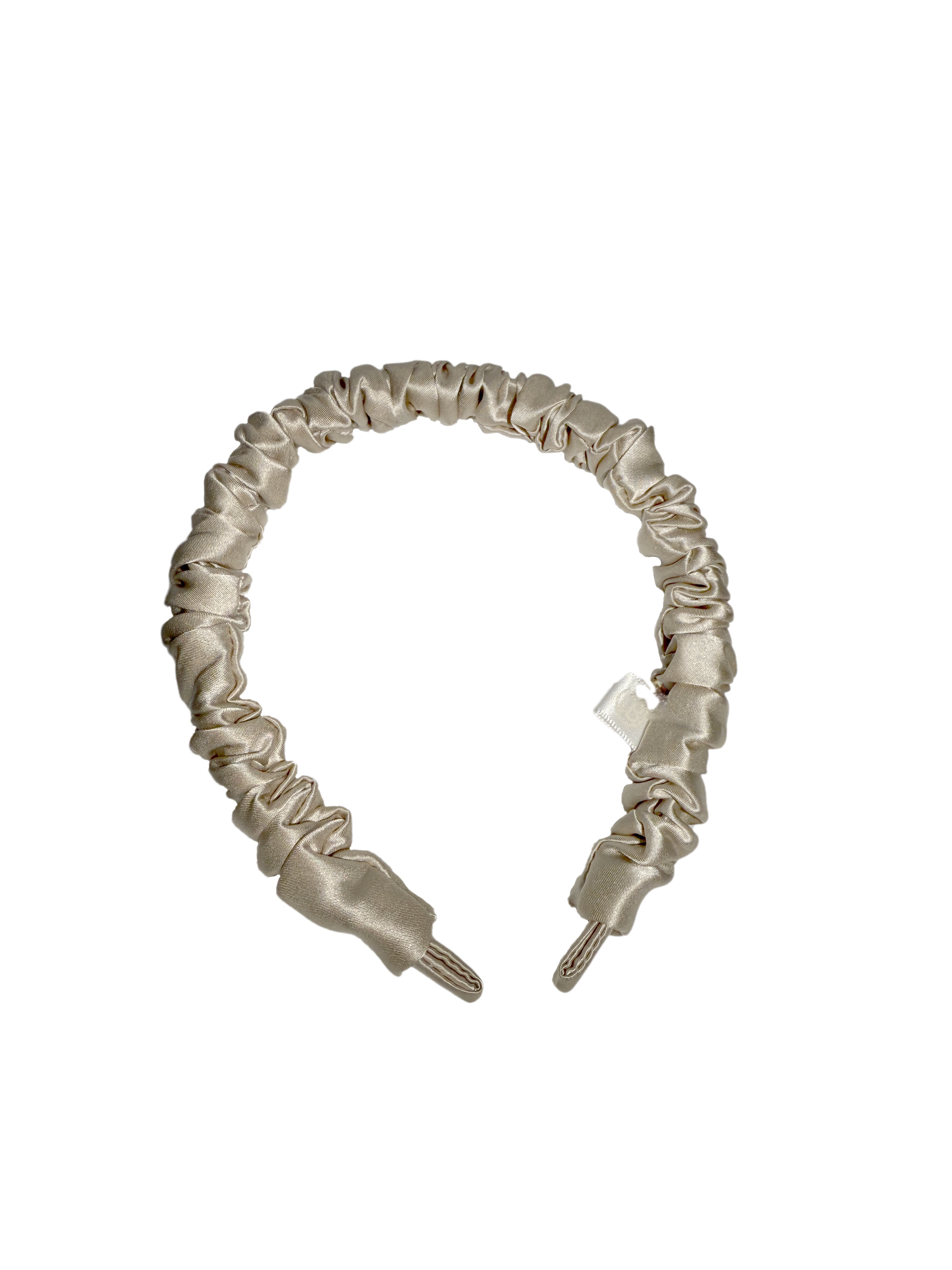 Beige farbener Haarreif aus Seide im gerafften Look.