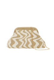 Coole Stoffhandtasche mit Wellenartigem Muster in Beige Creme Farben und goldener dünner Trage Kette.