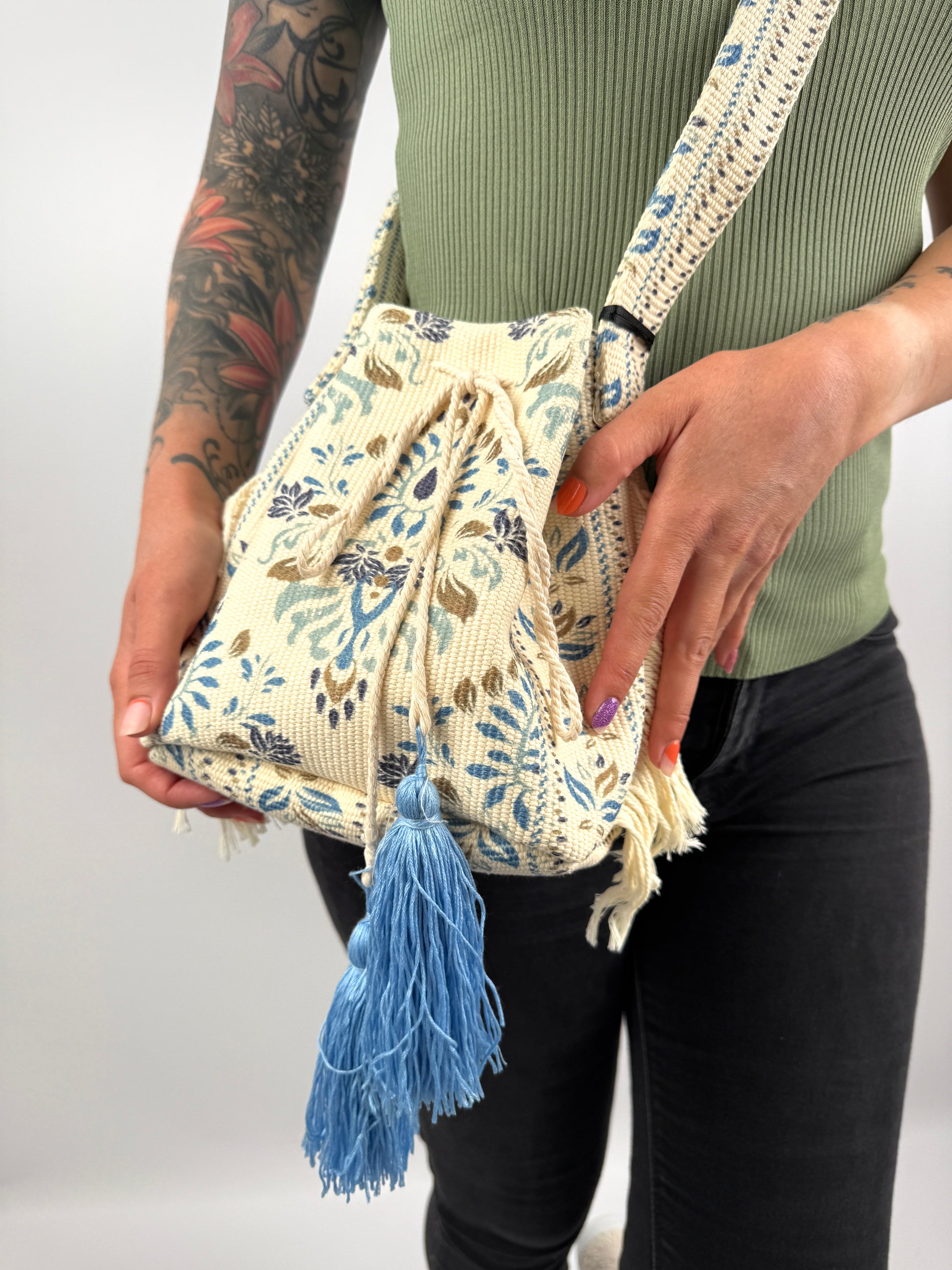 Handtasche aus Baumwolle mit Fransen und Quasten – Made in Italy