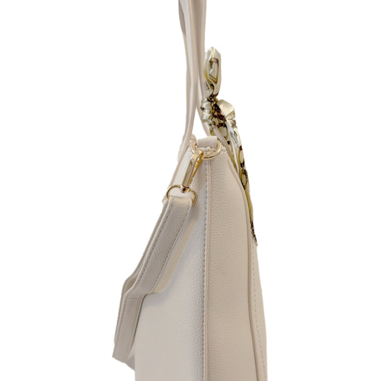 Schlichter Shopper in Creme Farbe.