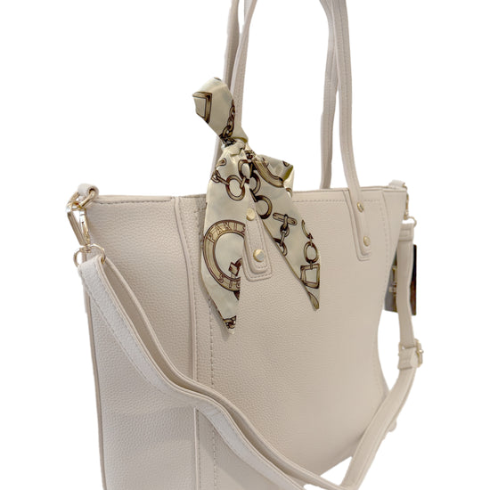 Schlichter Shopper in Creme Farbe.