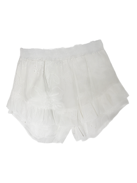 Weißer Hosenrock im Spitzen Design.