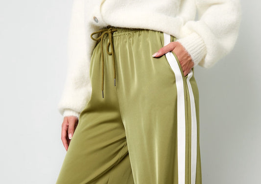 Damen Hose in Olivgrün mit weißen Seitenstreifen – locker geschnitten, Größe S-L