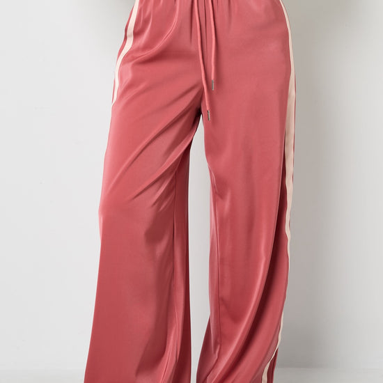 Damen Hose in Altrosa mit weißen Seitenstreifen – eleganter, weiter Schnitt, Größe S-L