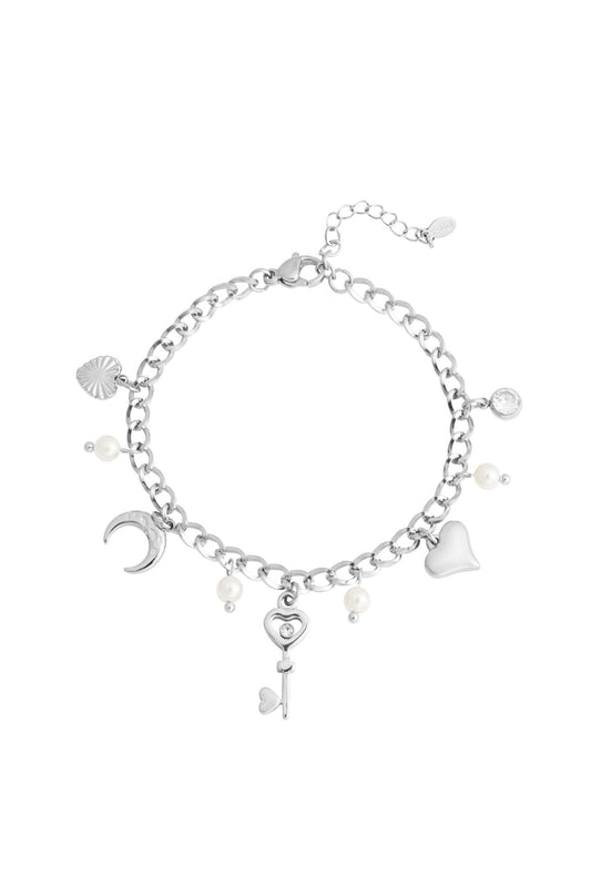 Silbernes Charm-Armband mit Herz, Mond, Schlüssel und Perlen-Anhängern