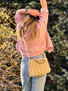 sommerliche Handtasche mit Holzgriffen