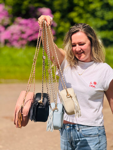 kleine Kombi Handtasche mit Goldkette