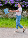 edle Handtasche mit Goldkette und Wildleder Optik