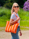 gesteppte Schultertasche Streifen Look