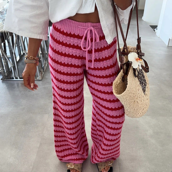 Gestrickte Streifenhose Pink Rot – weite Damen Strickhose Detailansicht