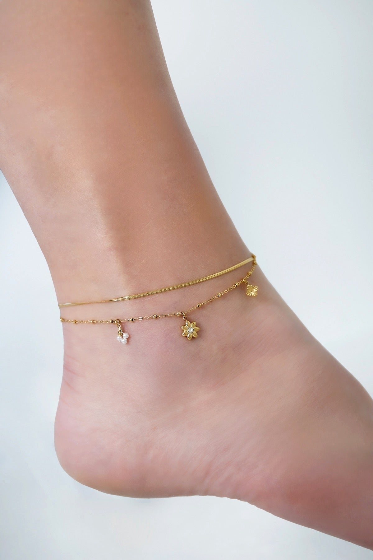 Edelstahl Fußkettchen gold, doppelreihig, mit Blumenanhänger