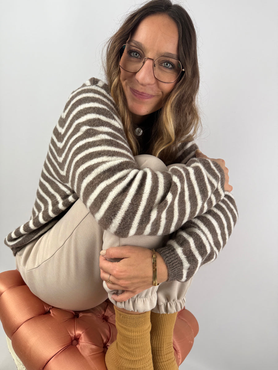 Striped Soft Knit – Gestreifte Strickjacke mit Perlmuttknöpfen | useful Beauty