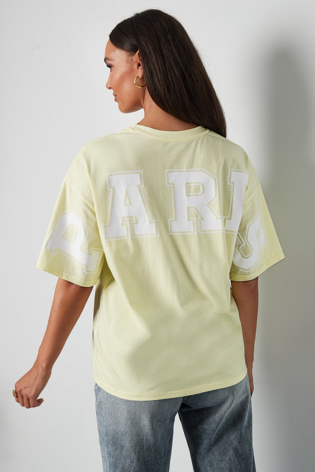 Lockeres ultra weiches T-Shirt mit Aufschrift PARIS auf Der Rückseite.