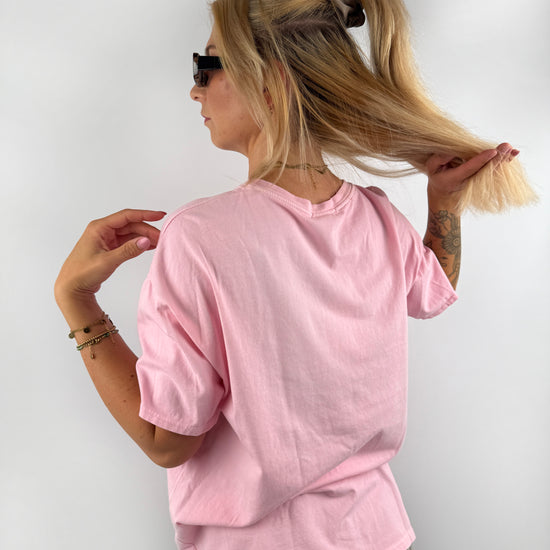 einfaches T-Shirt im ausgewaschenen Look in Pink, HEllblau und zartem Rosa.