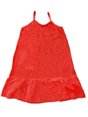 Rotes Musselin Trägerkleid mit unterem Saumen.