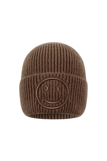 Smiley Beanie – Gerippte Mütze mit Stickerei