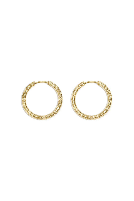 Mittelgroße Edelstahl Creolen im gehämmerten Look | Gold & Silber