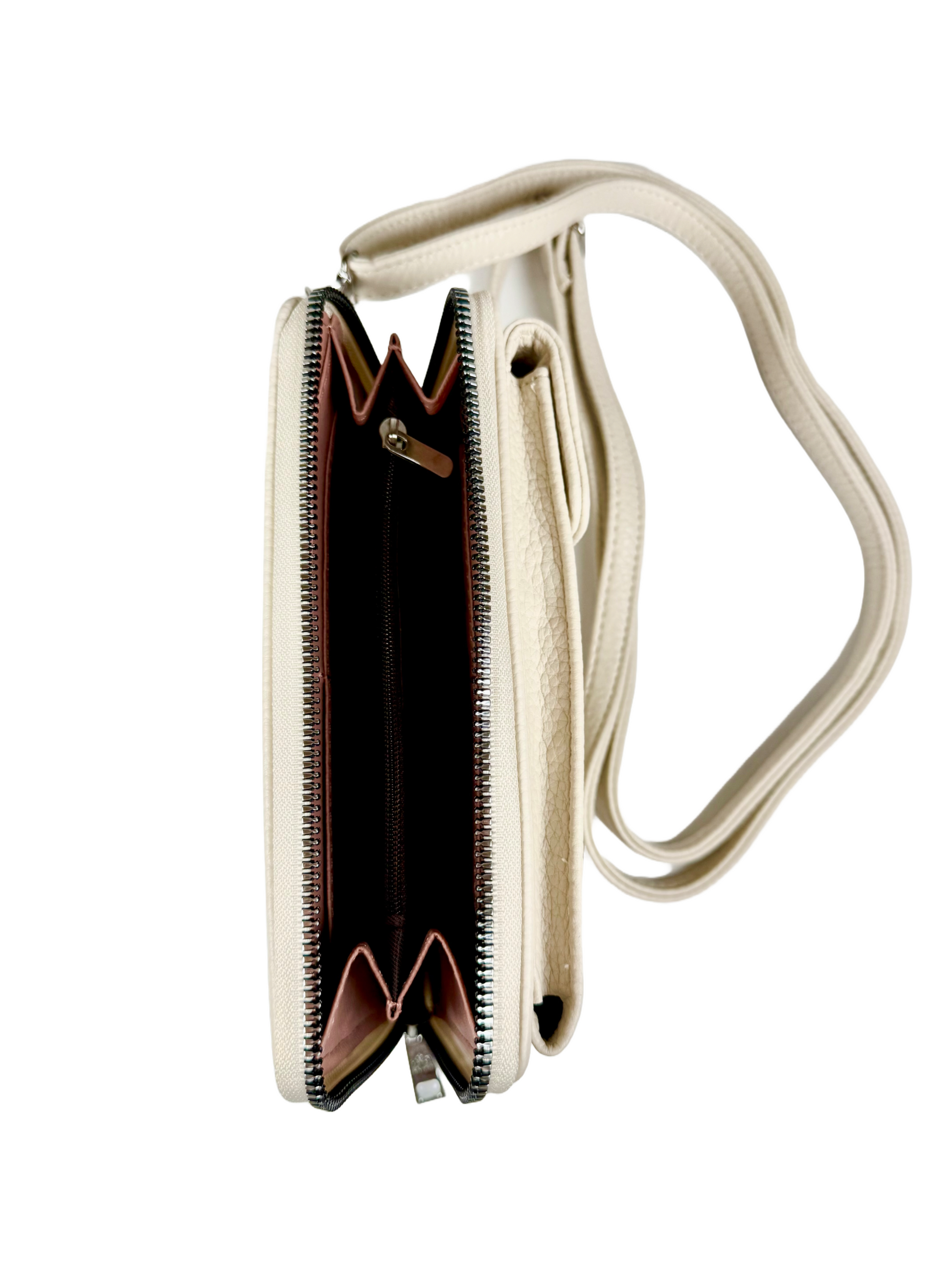 Cremefarbene kleine Handtasche mit abnehmbaren schmalen größenverstellbaren Gurt. Reisverschlussfach mit Kartenfächern auf der Innenseite.